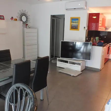 Apartment Estudio 2/4 Con Piscina, Cerca De La Playa En - Es-204-63 *